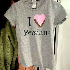 🚨PART OF 4 for 10🚨Women’s t shirt Persians small